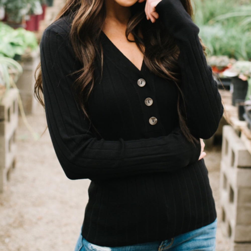 NWT Black Button Ribbed Henley Long Sleeve Top - Picture 2 of 8